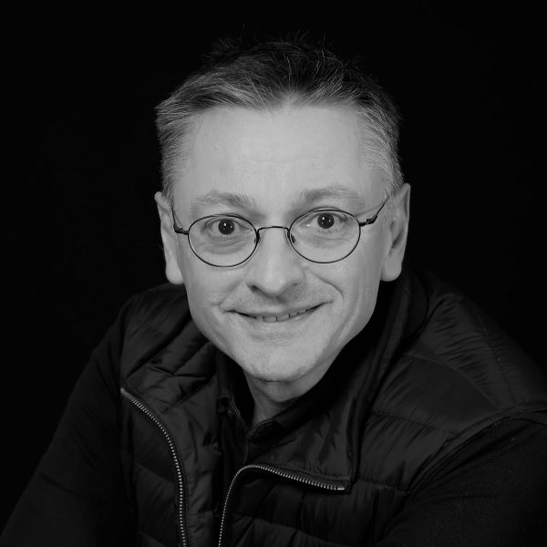 Joel Joël, Spécialiste relation client